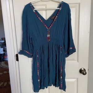 Shyanne Dress. Jr lg. Beautiful teal color,3/4 sleeve
